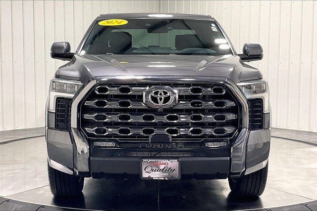 Used 2024 Toyota Tundra Platinum AWD/4WD image 2