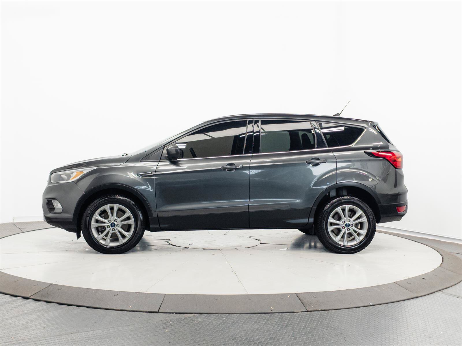 Used 2019 Ford Escape SE AWD/4WD image 9