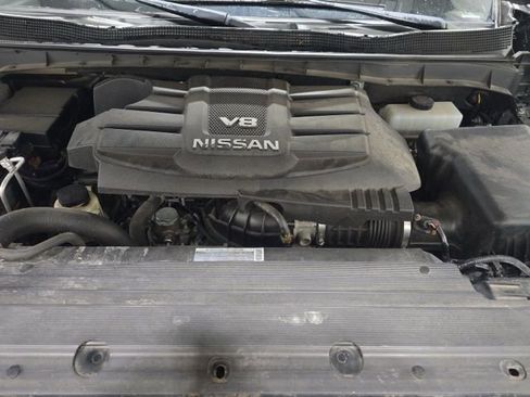 Used 2018 Nissan Titan XD image 16