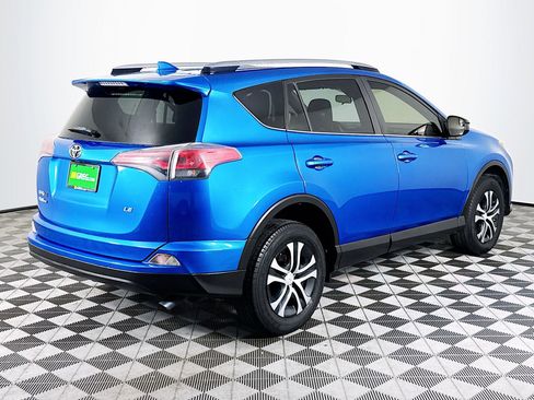 Used 2017 Toyota RAV4 LE image 10