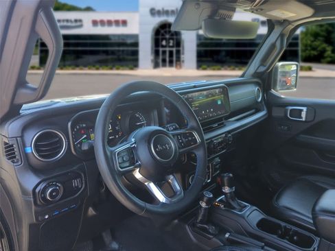 Used 2024 Jeep Wrangler High Altitude AWD/4WD image 12