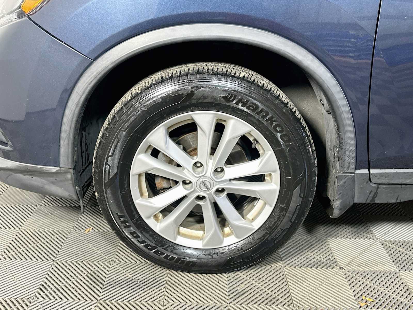 Used 2016 Nissan Rogue SV w/ SV Premium Package AWD/4WD image 30