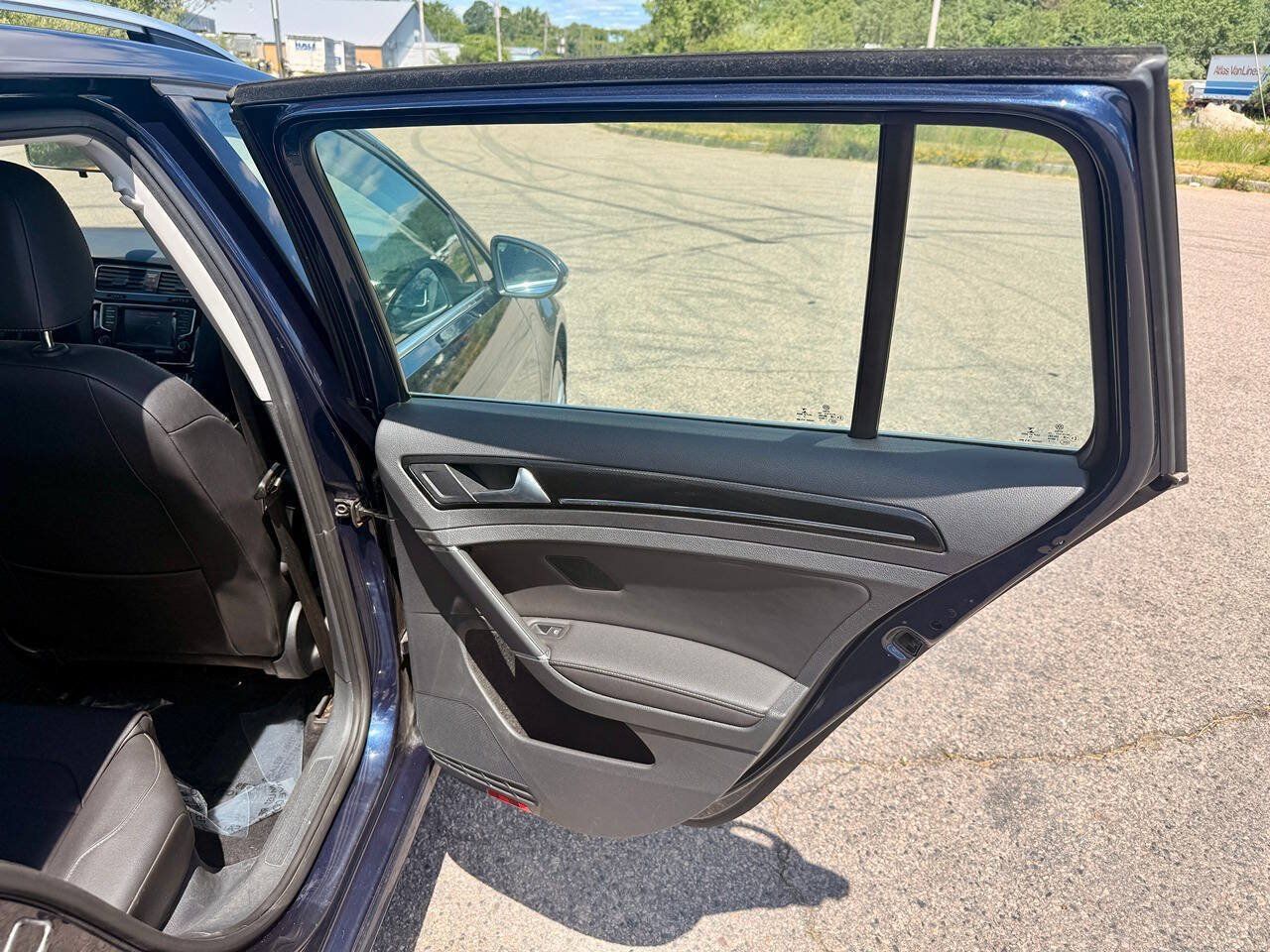 Used 2015 Volkswagen Golf SEL FWD image 24
