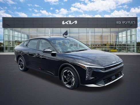 Certified 2025 Kia K4 EX FWD image 1