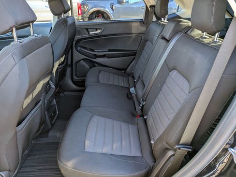 Certified 2022 Ford Edge SE w/ Black Appearance Package image 15