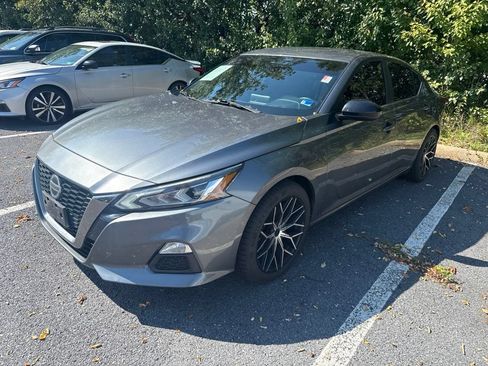 Used 2020 Nissan Altima 2.5 SR FWD image 2