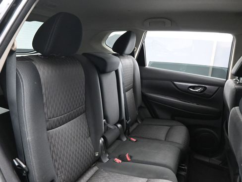 Used 2020 Nissan Rogue SV image 13