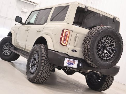 New 2025 Ford Bronco Outer Banks image 28