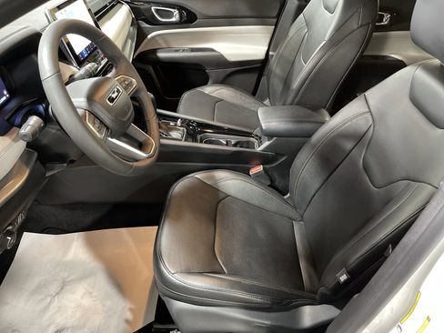 Used 2024 Jeep Compass Limited w/ Elite Group image 9