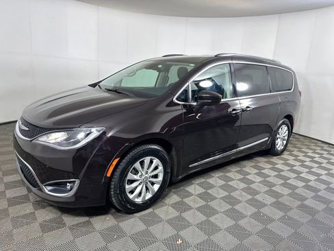 Used 2018 Chrysler Pacifica Touring-L Plus w/ Advanced Safetytec Group image 7