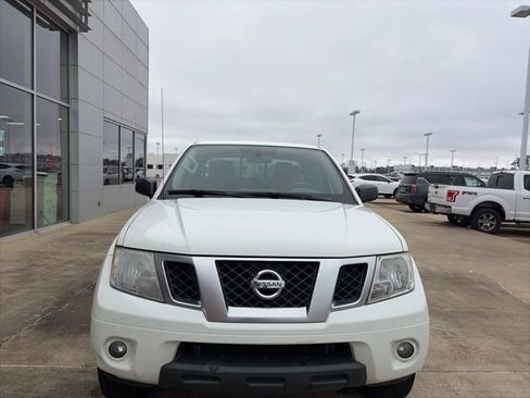 Used 2019 Nissan Frontier Desert Runner image 6