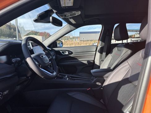 New 2026 Jeep Compass Trailhawk image 11