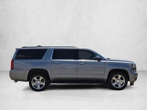 Used 2020 Chevrolet Suburban LT RWD image 4