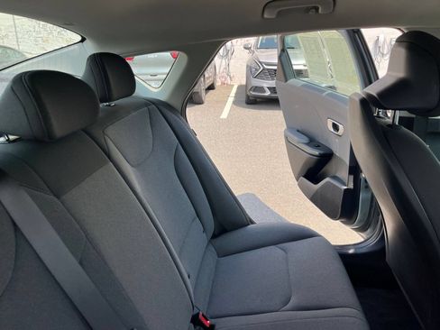 Used 2025 Kia K4 FWD image 32