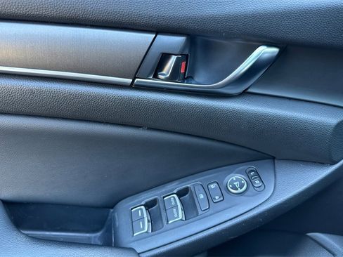 Used 2018 Honda Accord LX image 11