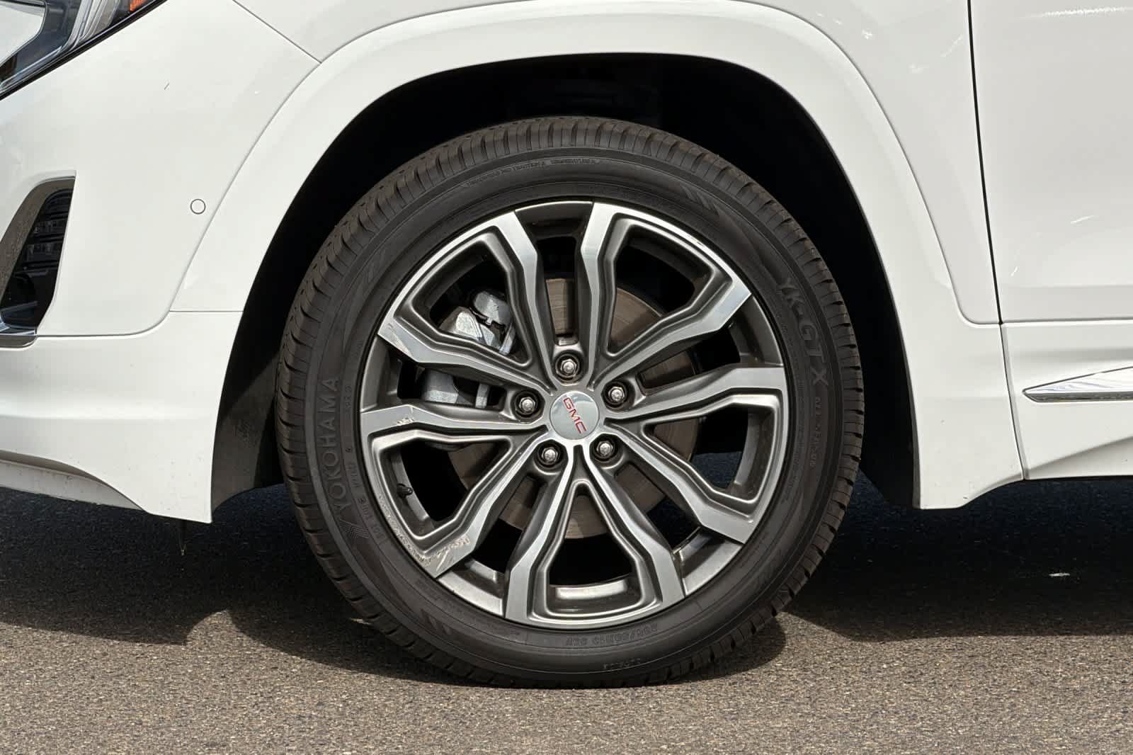 Used 2020 GMC Terrain Denali w/ Denali Premium Package FWD image 33
