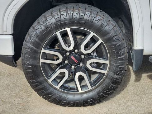 Used 2023 GMC Sierra 1500 AT4 w/ AT4 Premium Package image 10