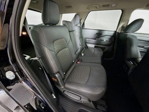 Used 2025 Nissan Pathfinder SV FWD image 34