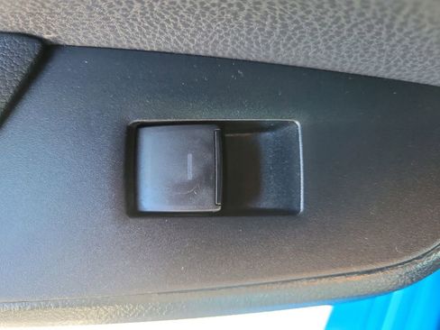 Used 2022 Toyota Prius L Eco image 17