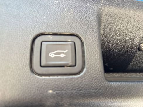 Used 2024 Chevrolet Equinox EV RS image 32