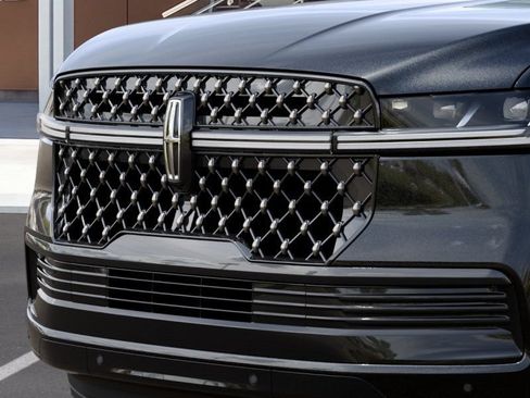 New 2027 Lincoln Navigator L Black Label RWD image 17