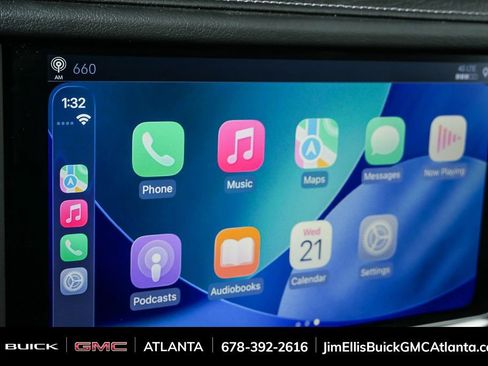 Used 2021 GMC Yukon XL Denali w/ Denali Premium Package image 17