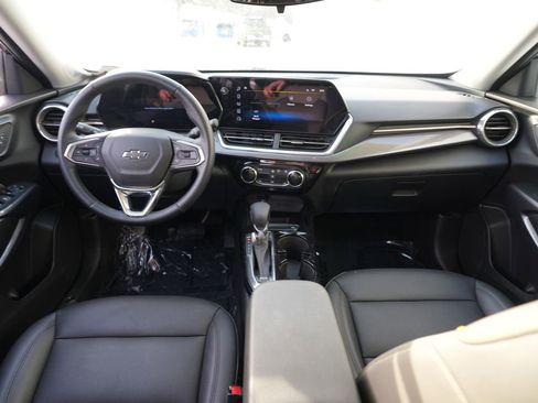 Used 2024 Chevrolet Trax ACTIV w/ Driver Confidence Package image 25