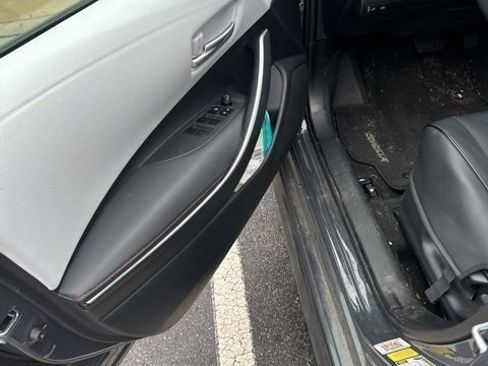 Certified 2025 Toyota Corolla SE image 10