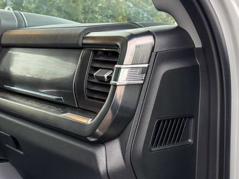 Used 2025 Ford F450 Lariat image 19