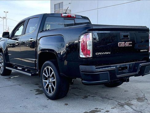Used 2017 GMC Canyon Denali image 5
