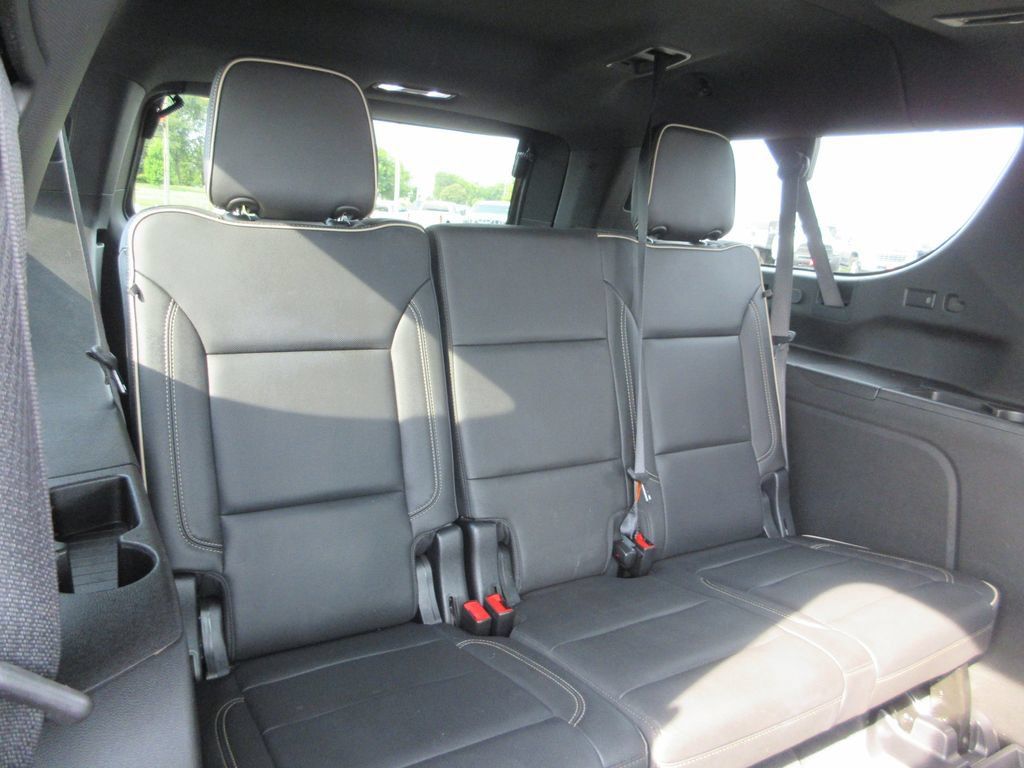 Certified 2021 GMC Yukon XL SLT w/ SLT Premium Package AWD/4WD image 26