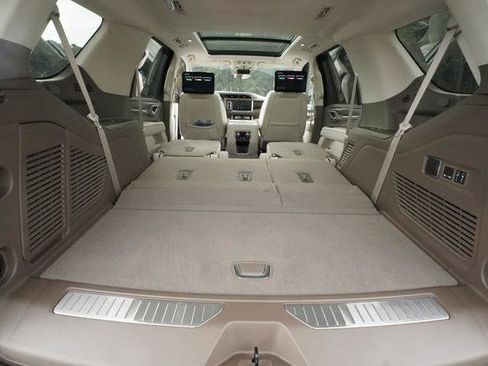 Used 2024 GMC Yukon Denali w/ Denali Reserve Package image 32