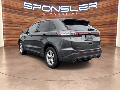 Used 2017 Ford Edge SE image 3