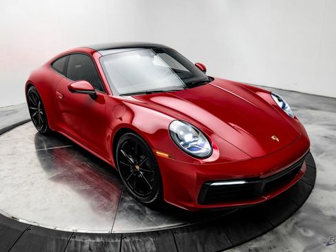 Used 2024 Porsche 911 Carrera w/ Premium Package image 23