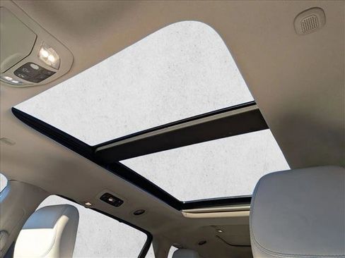 Used 2017 Chrysler Pacifica Platinum image 16