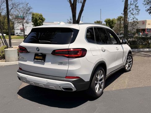 Used 2022 BMW X5 sDrive40i w/ Parking Assistance Package RWD image 2