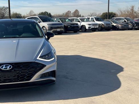 Used 2023 Hyundai Sonata SEL Plus image 3