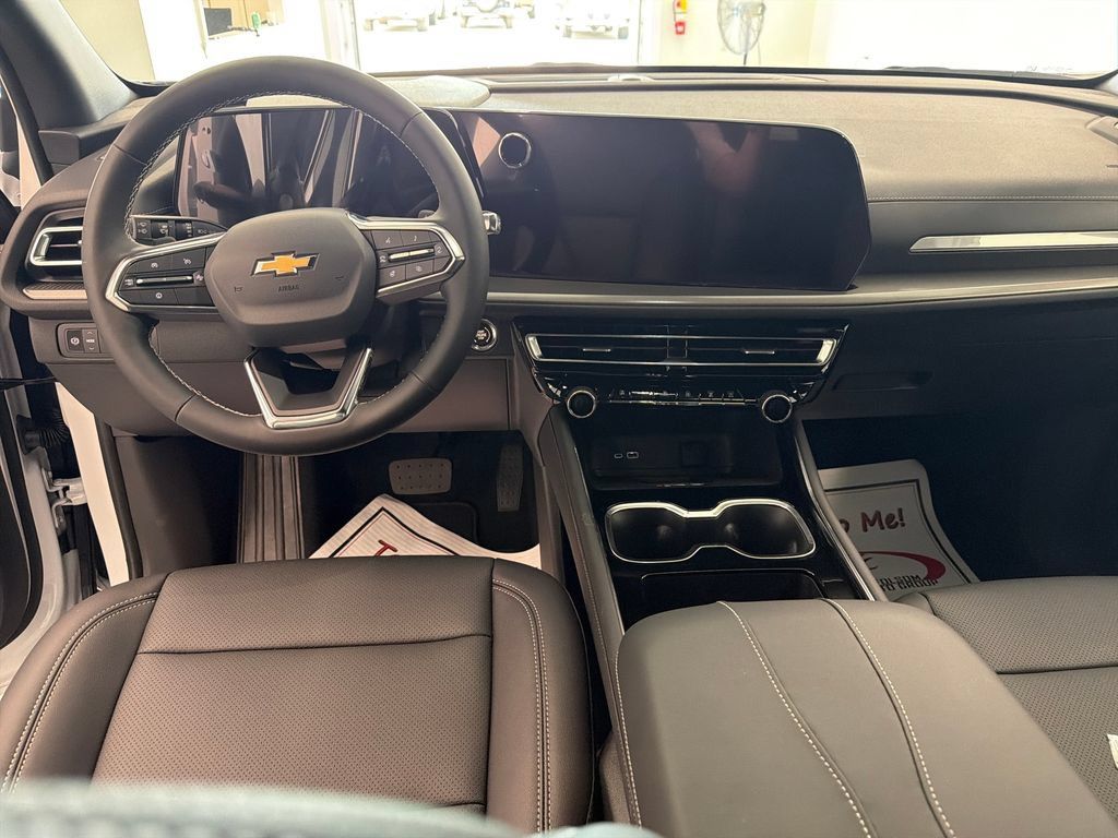 New 2027 Chevrolet Traverse LT FWD image 16