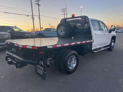 Used 2023 Chevrolet Silverado 3500 LT w/ Convenience Package image 5