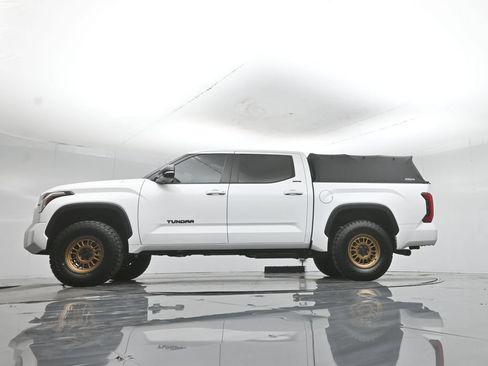 Used 2024 Toyota Tundra Limited AWD/4WD image 51