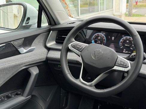 New 2025 Volkswagen Tiguan S image 8