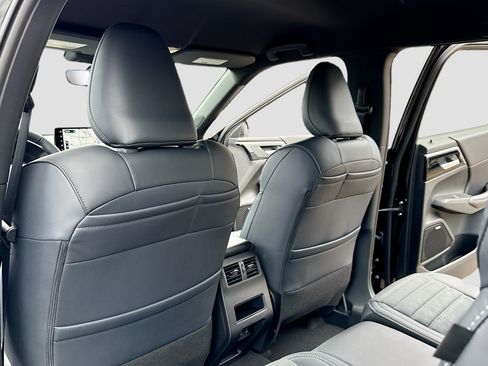New 2026 Mitsubishi Outlander LE AWD/4WD image 6