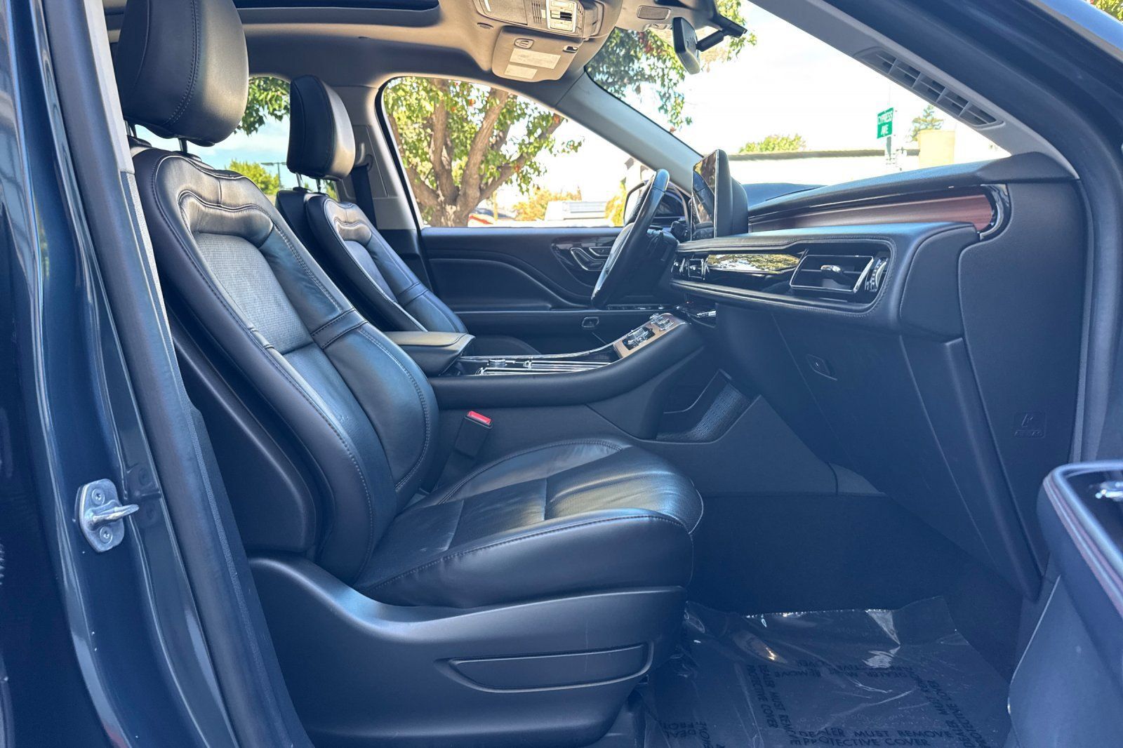 Used 2022 Lincoln Aviator Grand Touring w/ Equipment Group 301A AWD/4WD image 15