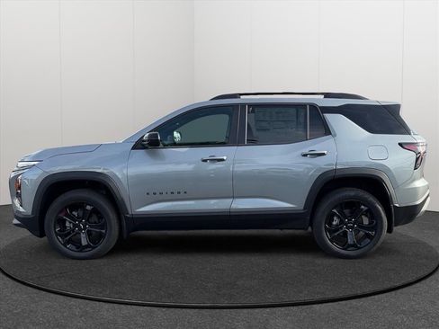 New 2026 Chevrolet Equinox LT w/ Convenience Package II image 2