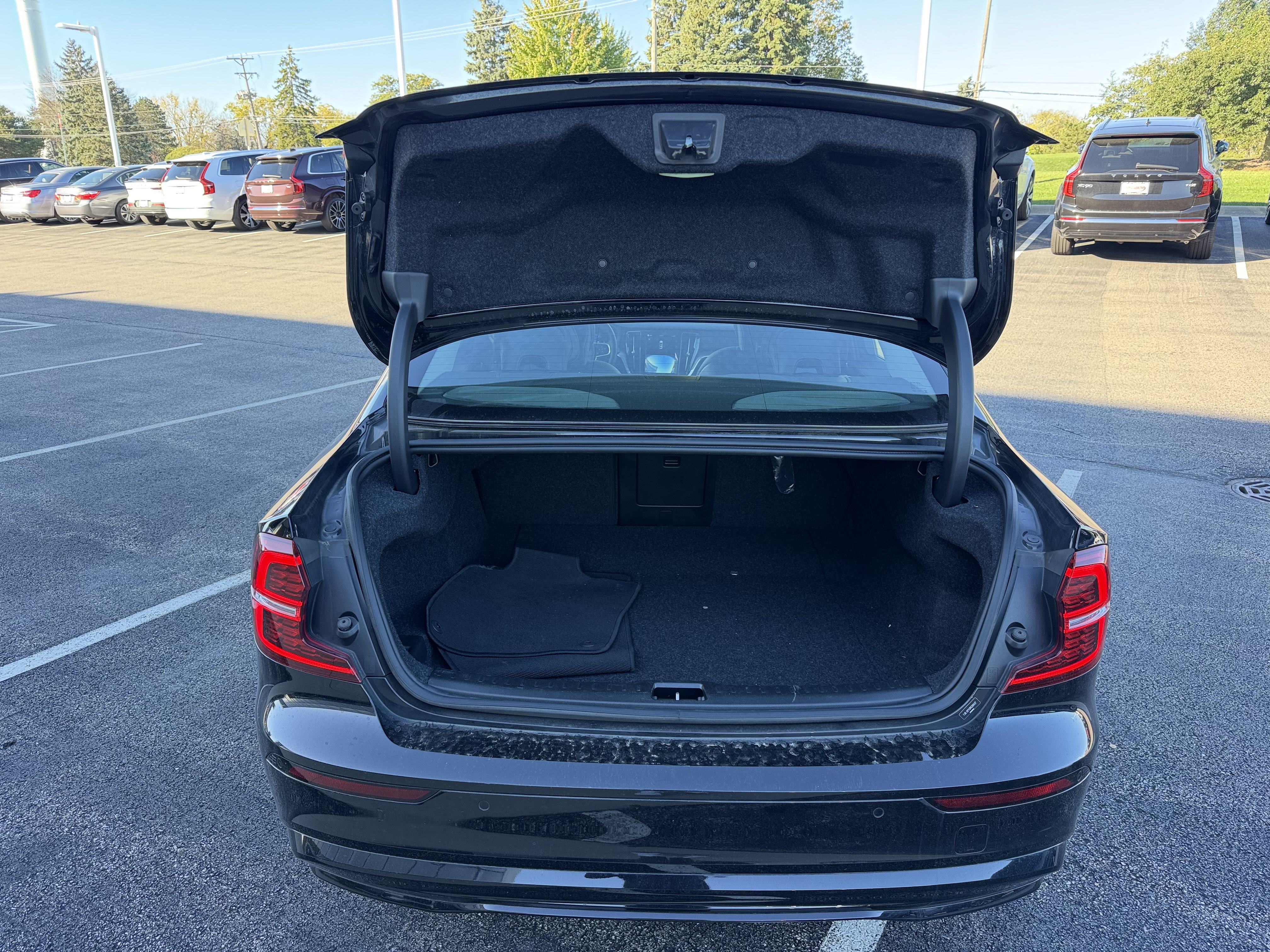 Used 2024 Volvo S60 B5 Core w/ Climate Package FWD image 11
