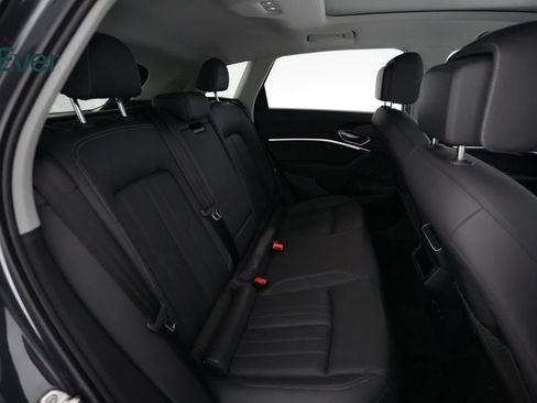 Used 2024 Audi Q8 e-tron Premium Plus AWD/4WD image 5