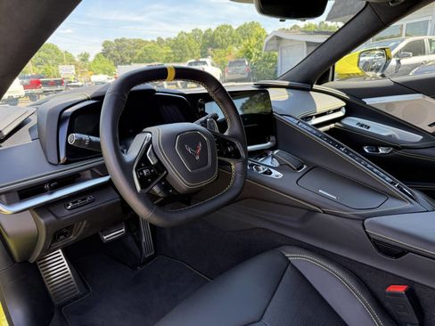 Used 2023 Chevrolet Corvette Stingray Premium Cpe w/ Z51 Performance Package RWD image 13