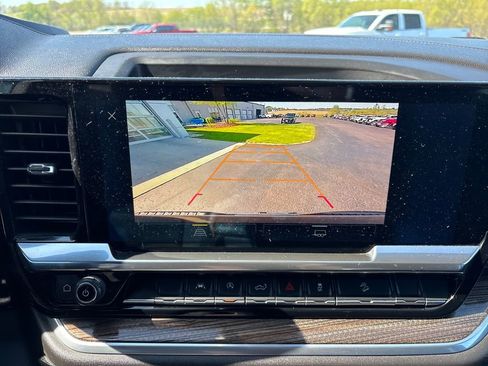 Certified 2022 Chevrolet Silverado 1500 LT AWD/4WD image 19