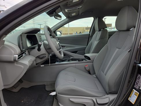 New 2026 Hyundai Elantra SE w/ Cargo Package FWD image 5