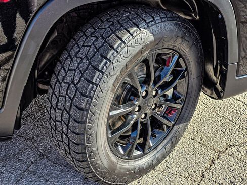 Used 2023 Jeep Cherokee Altitude Lux image 8